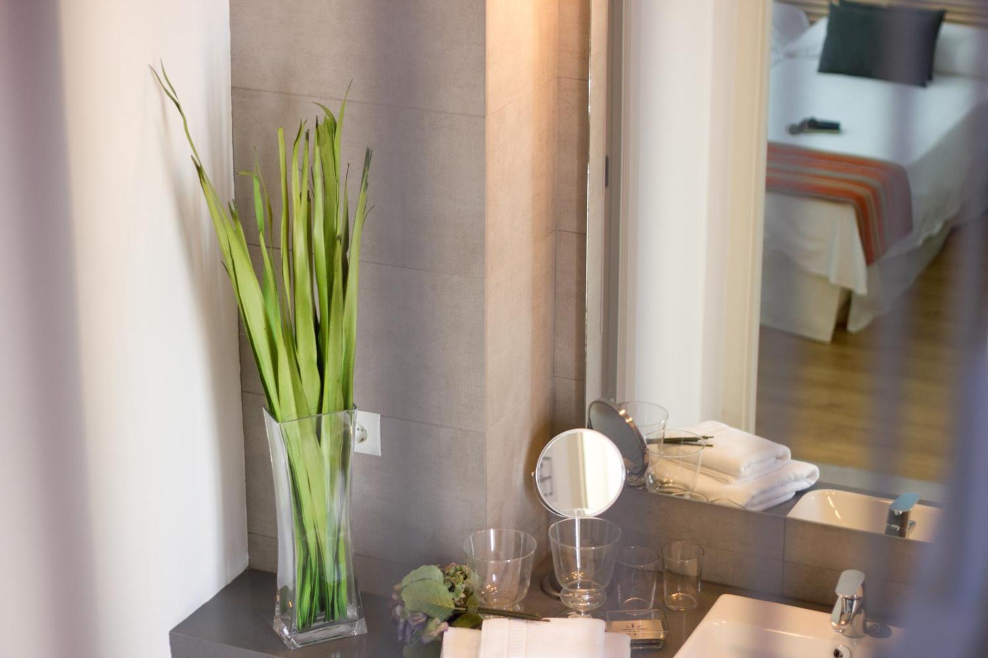 Life Apartments Alberto Lista เซบีญา ภายนอก รูปภาพ