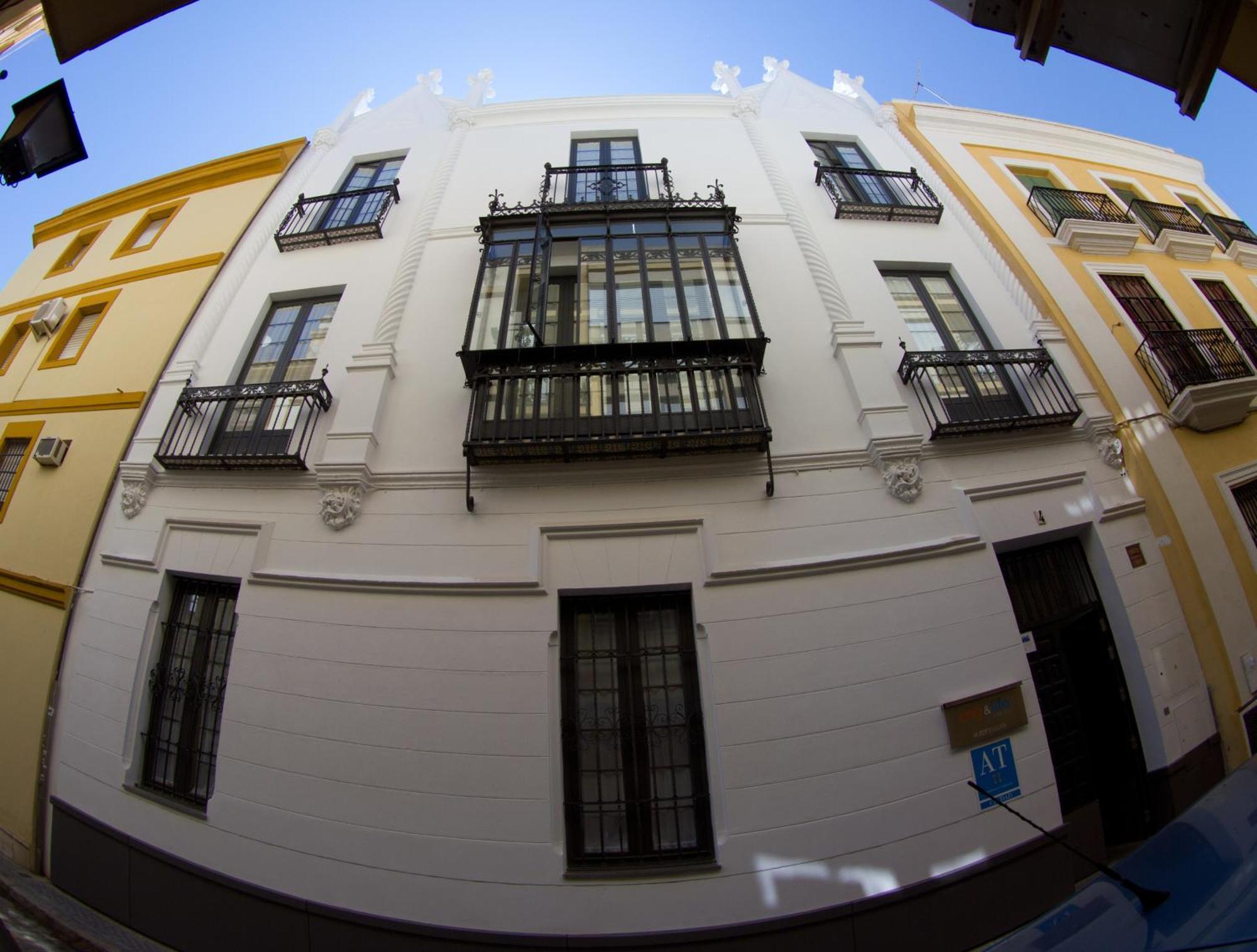 Life Apartments Alberto Lista เซบีญา ภายนอก รูปภาพ